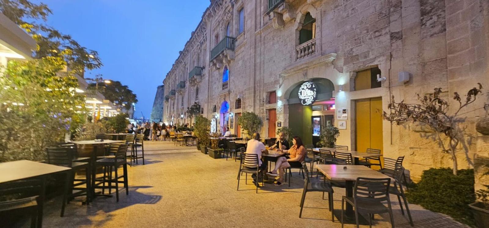 Modern Elegance Valletta Apartment Exterior photo